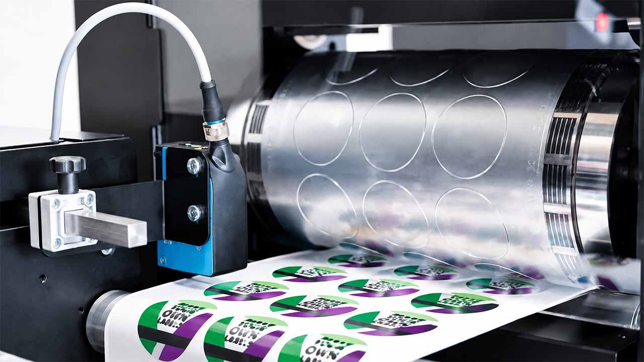 Optional inline laminating and die-cutting unit — LayerQuestar 6-color flexo printing machine