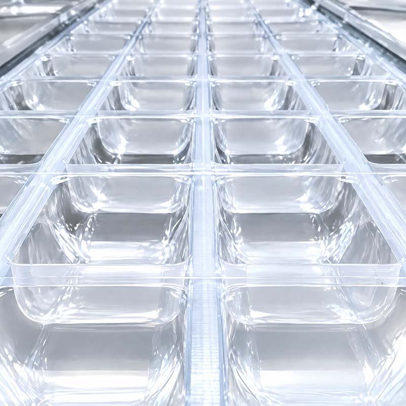 Thermoforming bottom web film with PA outer layer for food tray packaging